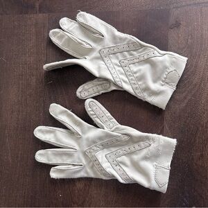Classic Lightweight Leather Gloves in Off-White